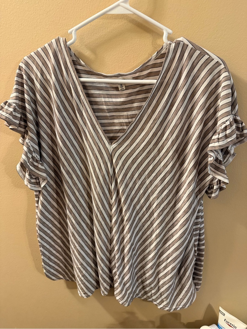 Max Studio Striped V-Neck Ruffle Sleeve Top size 1x